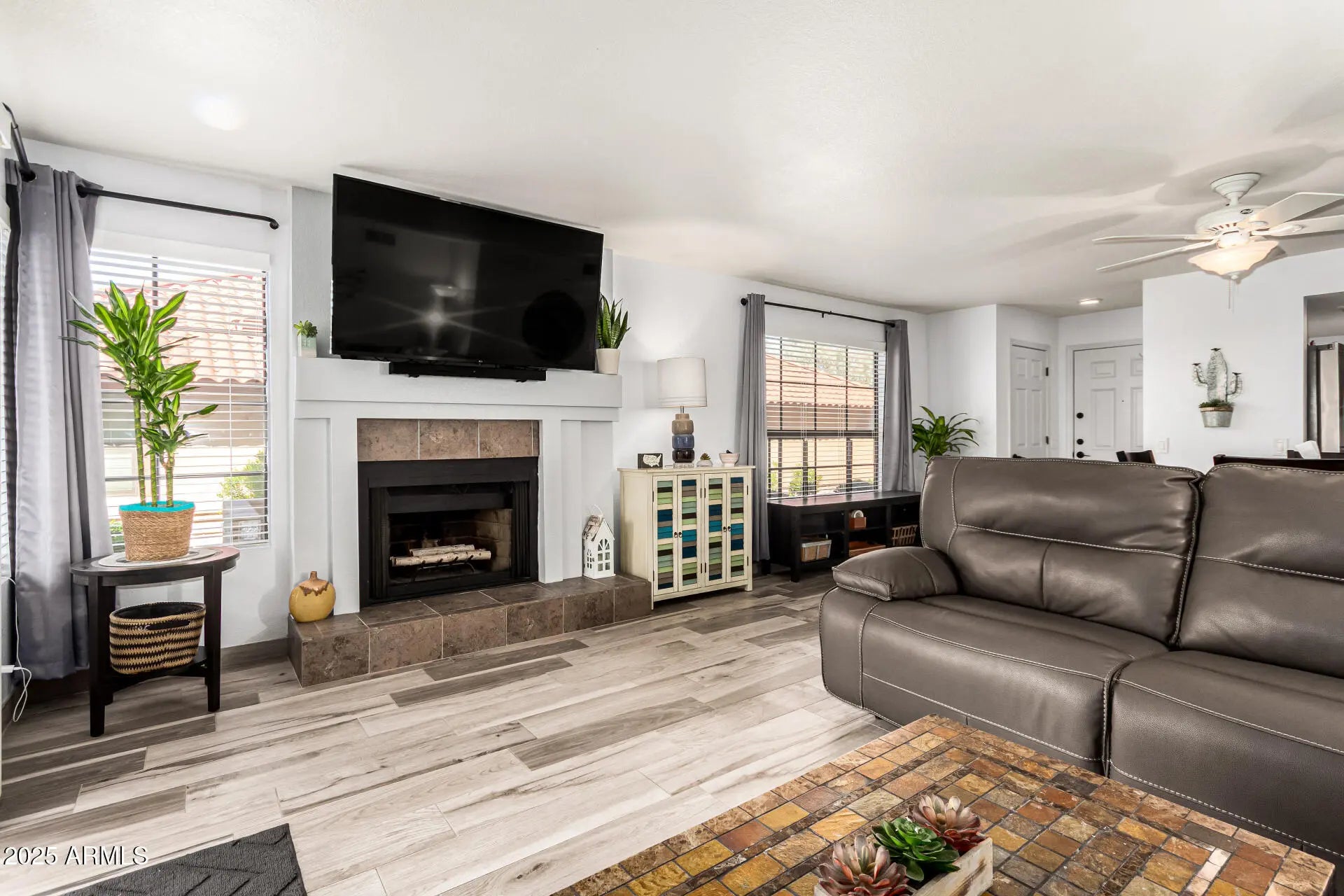 Photo of Listing #6937156