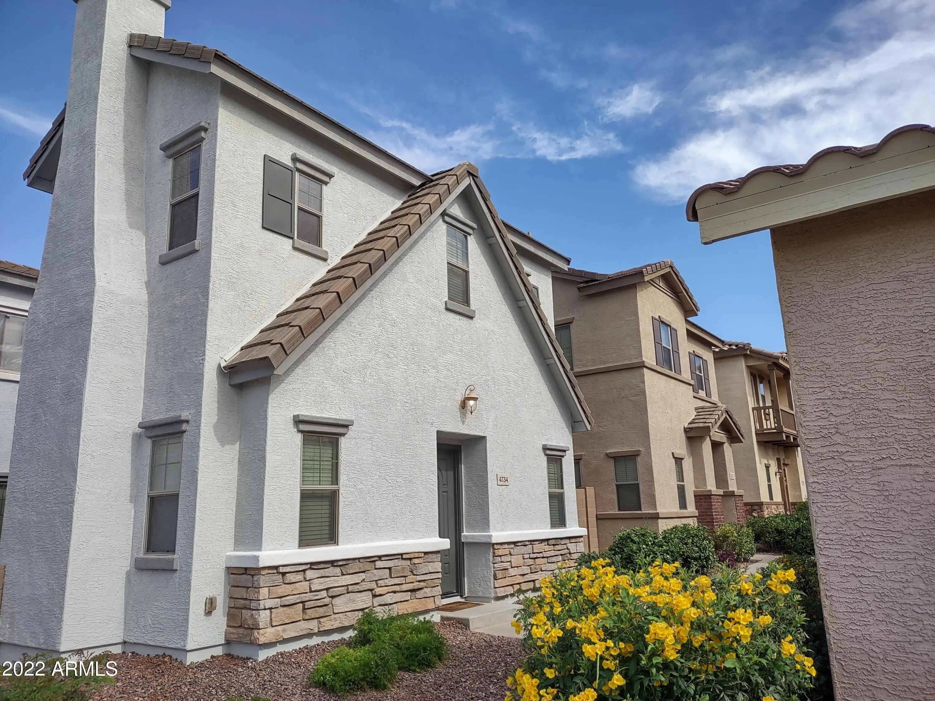 Photo of Listing #6937244