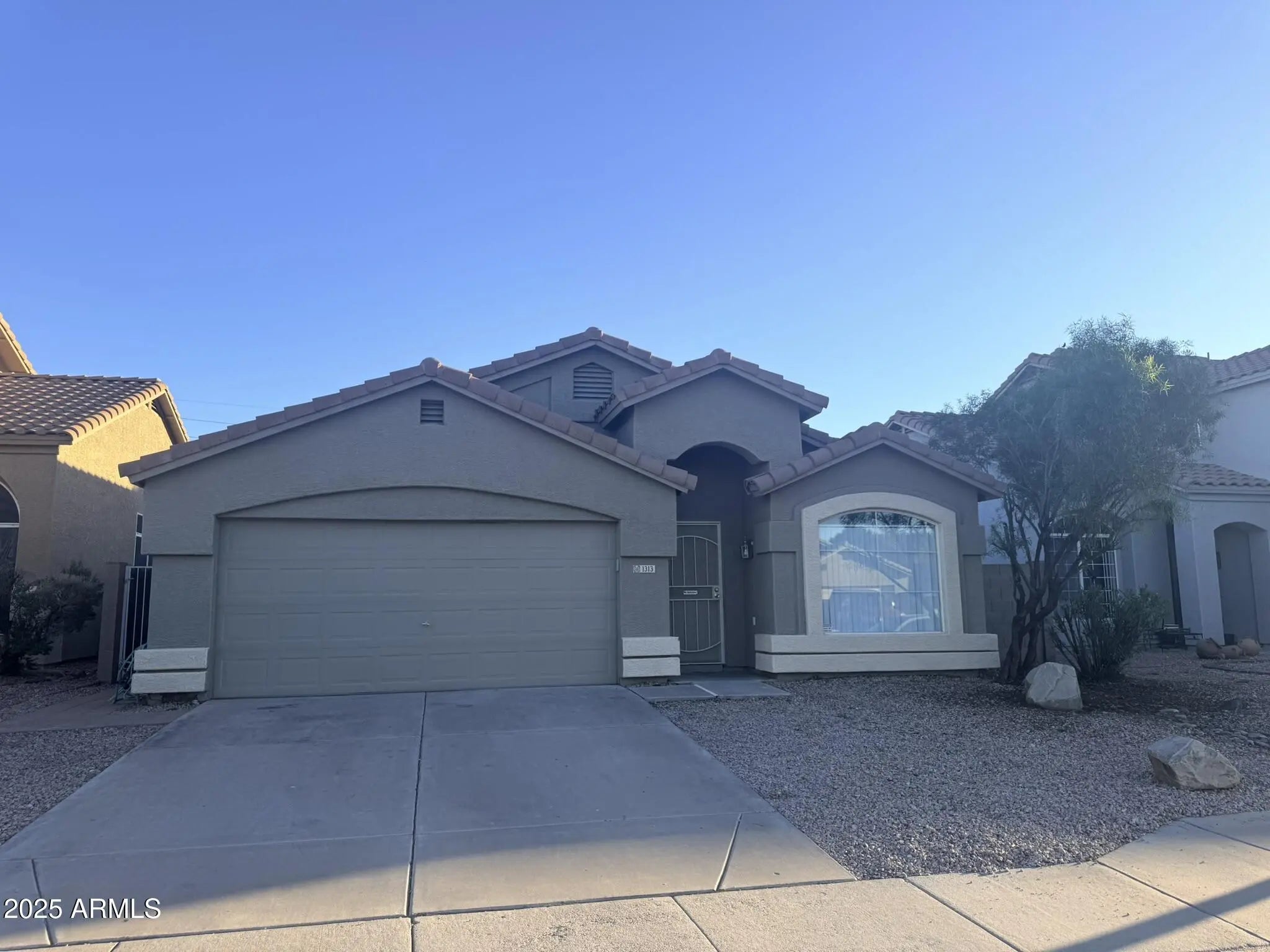 Photo of Listing #6937258