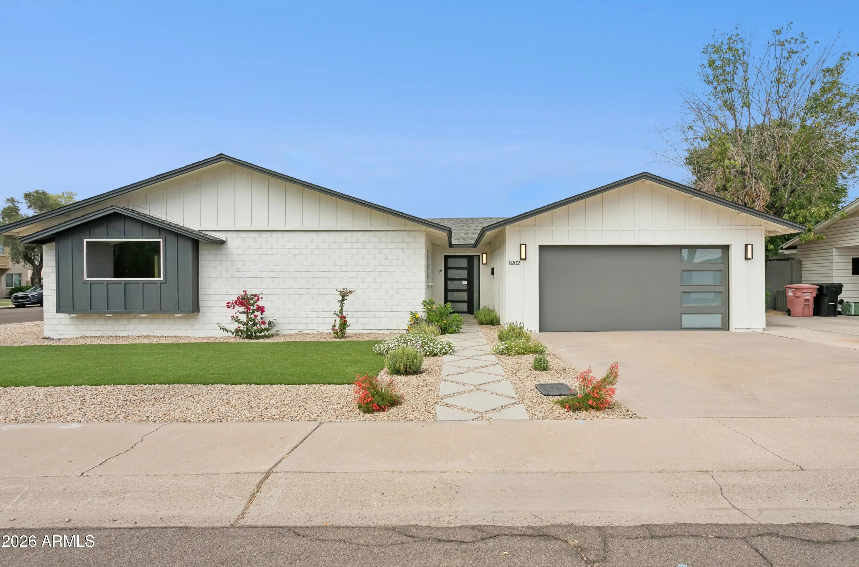 Photo of Listing #6937336