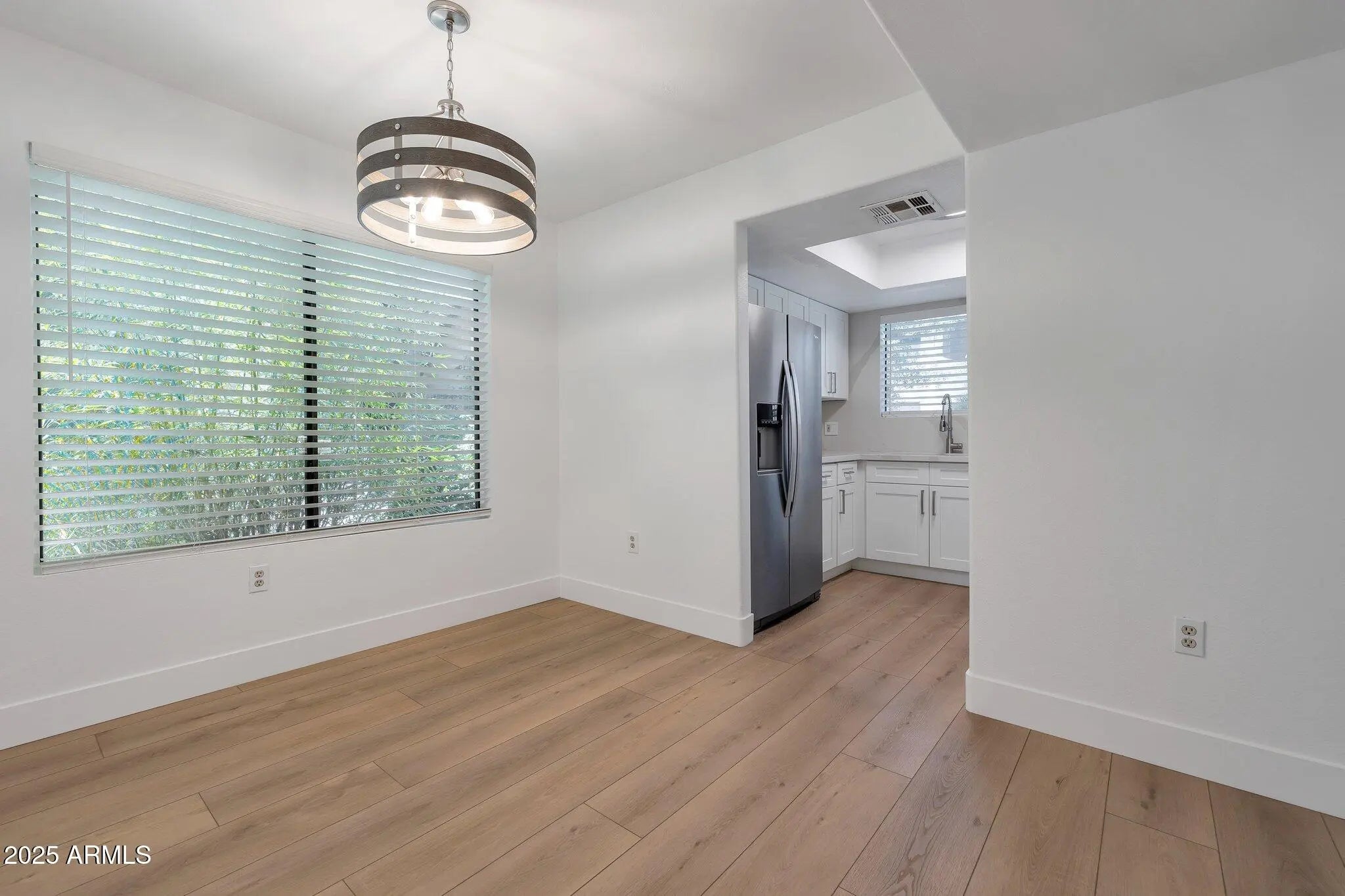 Photo of Listing #6937373