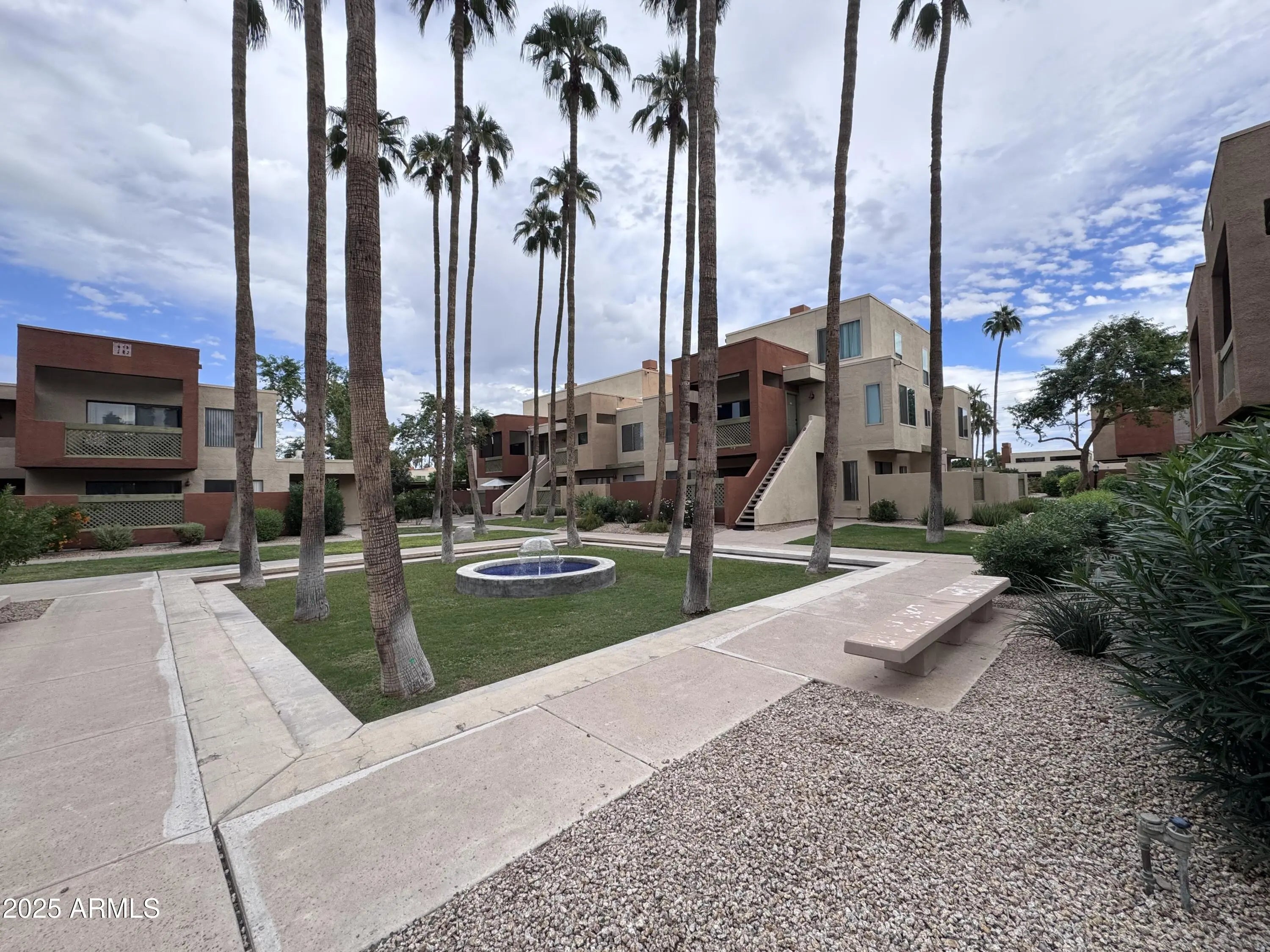 Photo of Listing #6937631