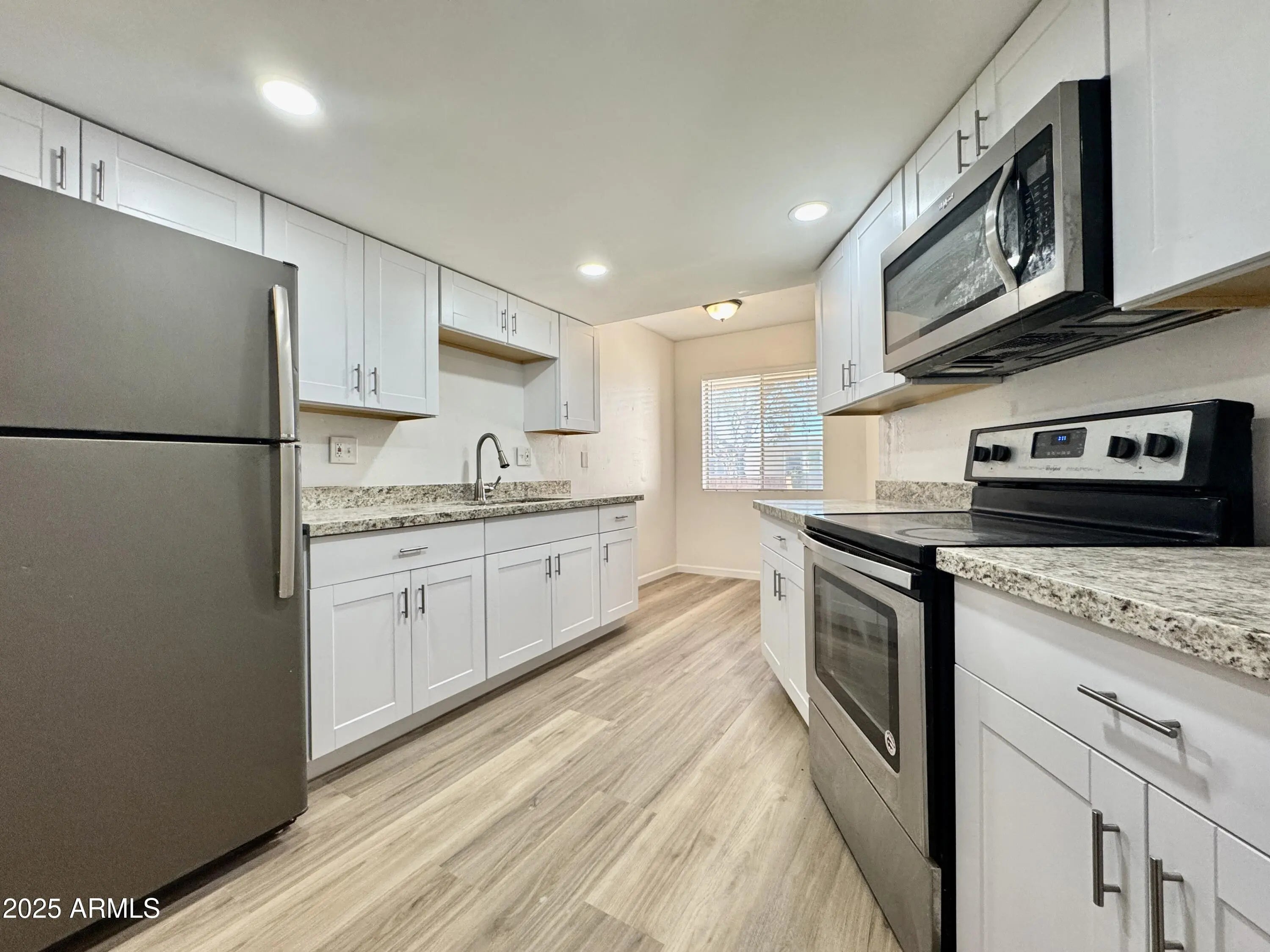 Photo of Listing #6939377