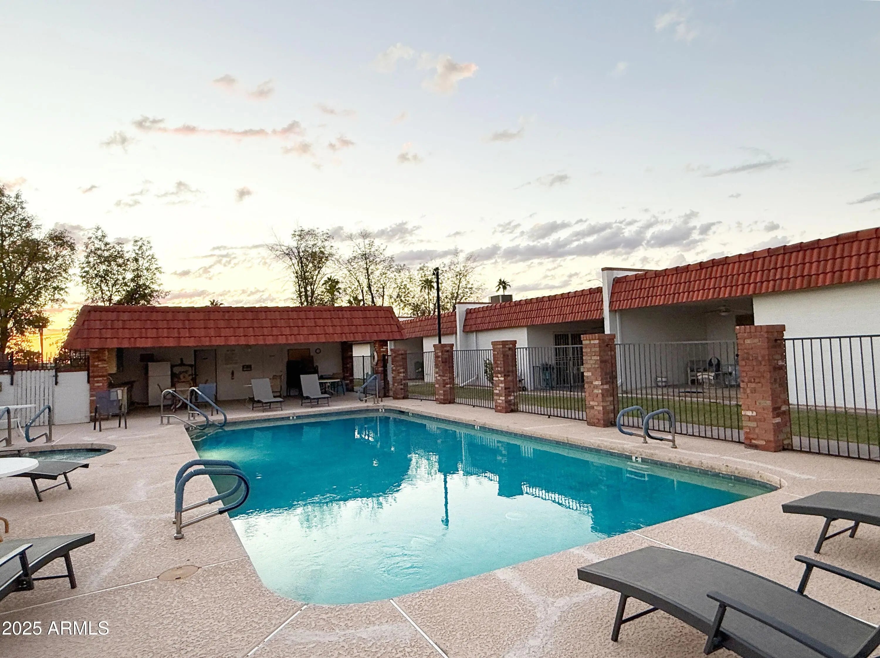 Photo of Listing #6937571