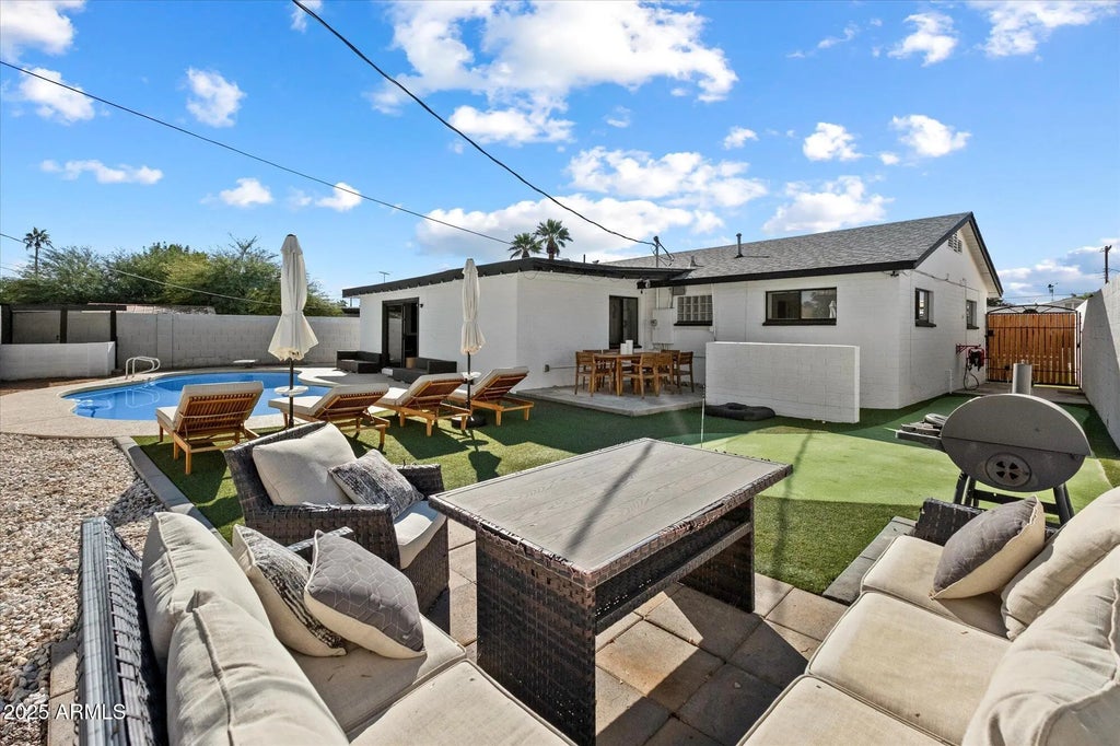 2827 N 69th Place, Scottsdale