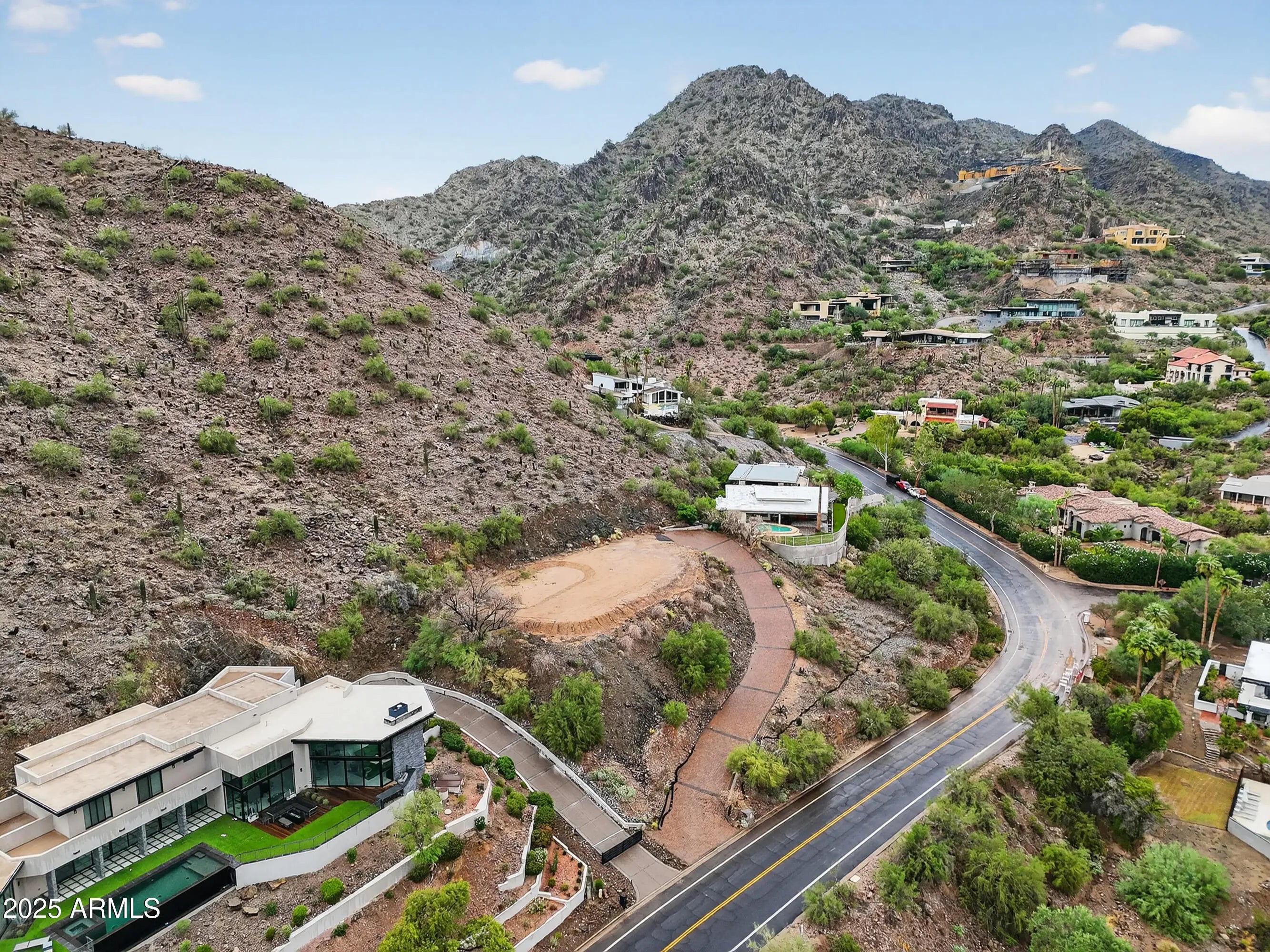 Photo of Listing #6939407