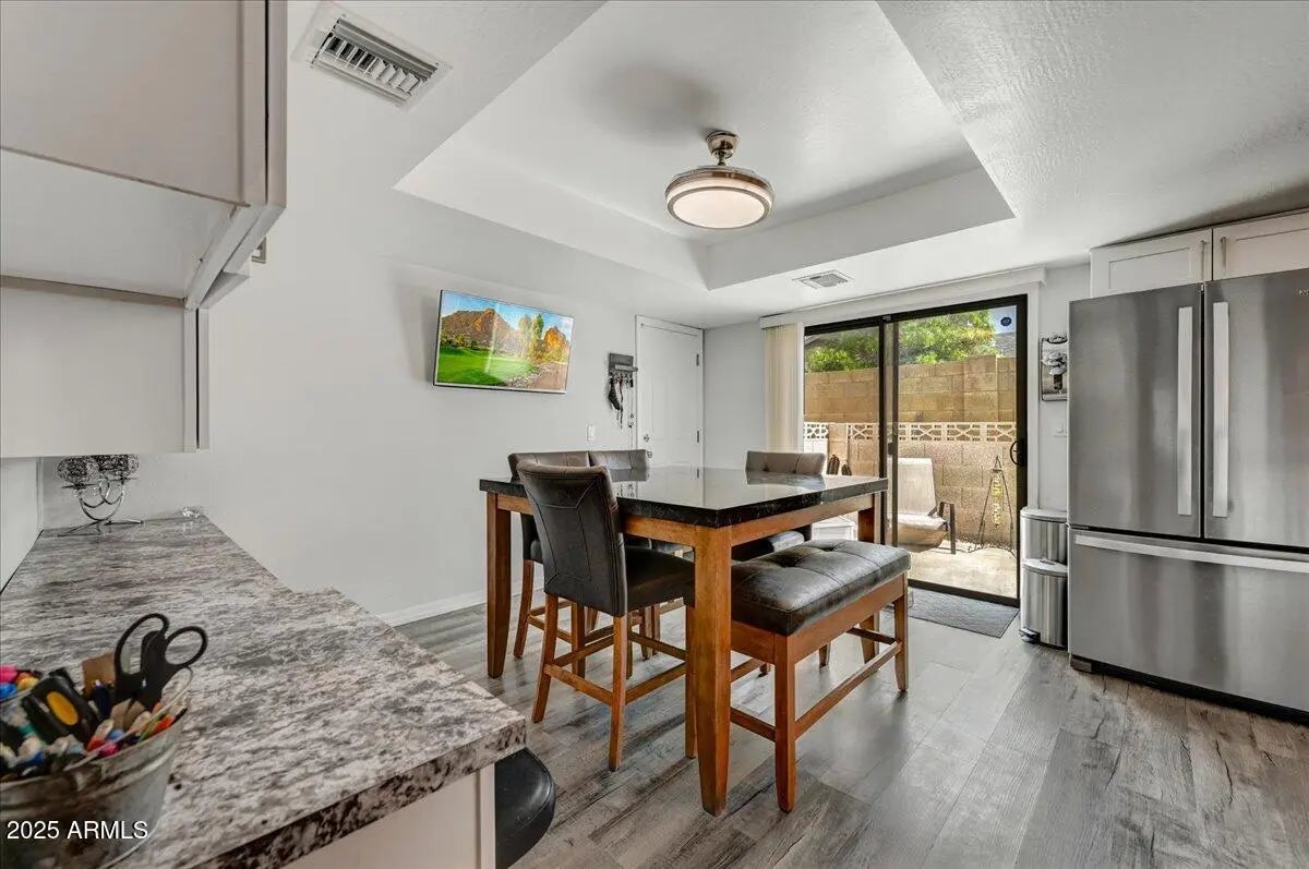 Photo of Listing #6937939