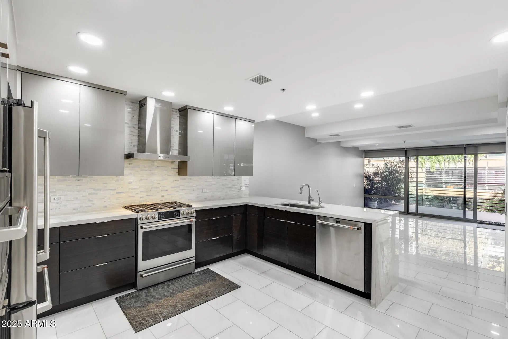 Photo of Listing #6940607