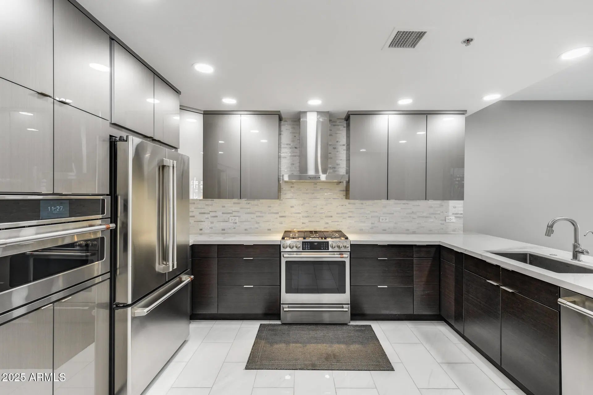 Photo of Listing #6940607