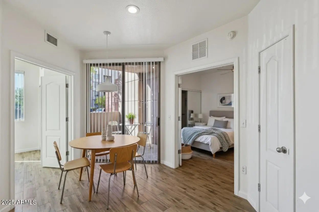 Photo of Listing #6940038