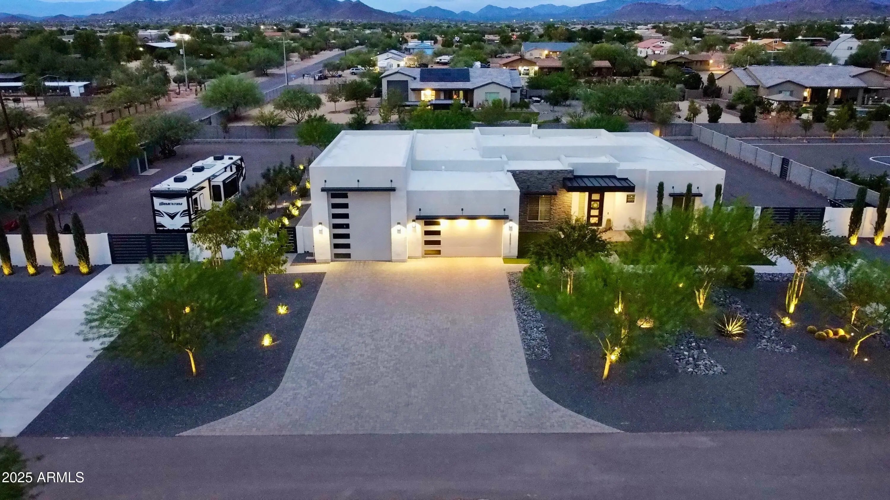 Photo of Listing #6938559