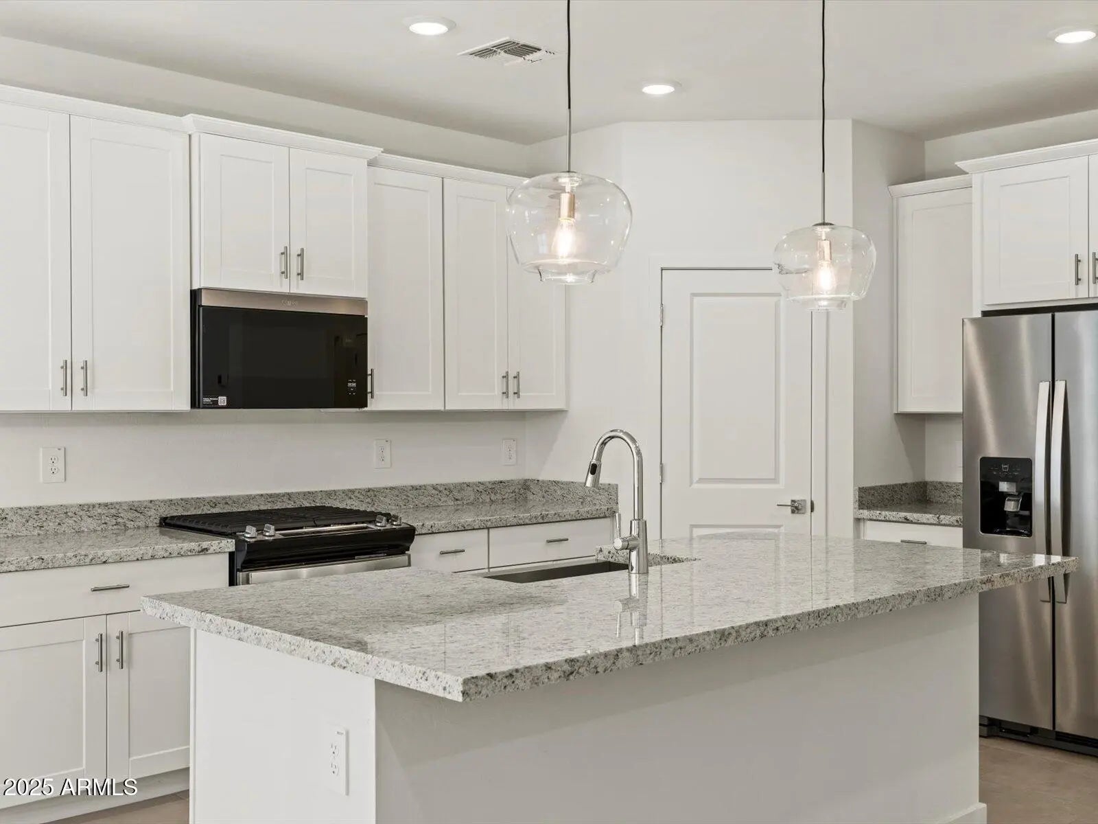 Photo of Listing #6937846