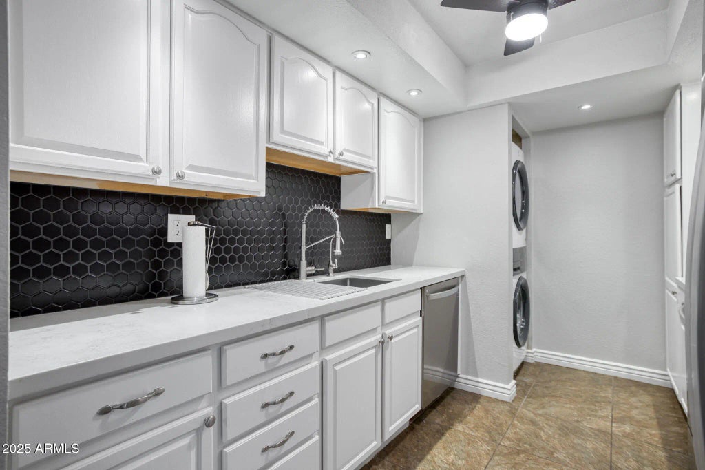 10444 N 69th Street (unit 201), Paradise Valley