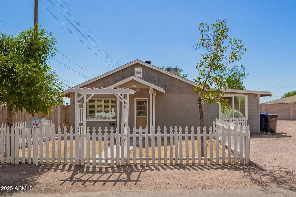 8310 E University Drive, Mesa