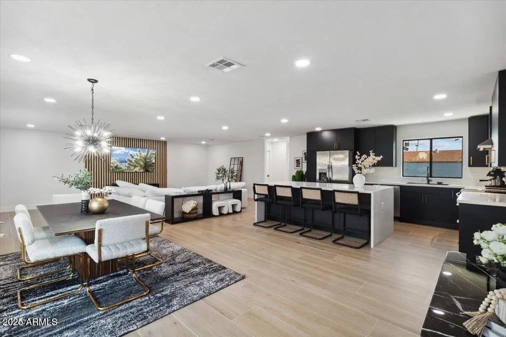 3319 E Campo Bello Drive, Phoenix