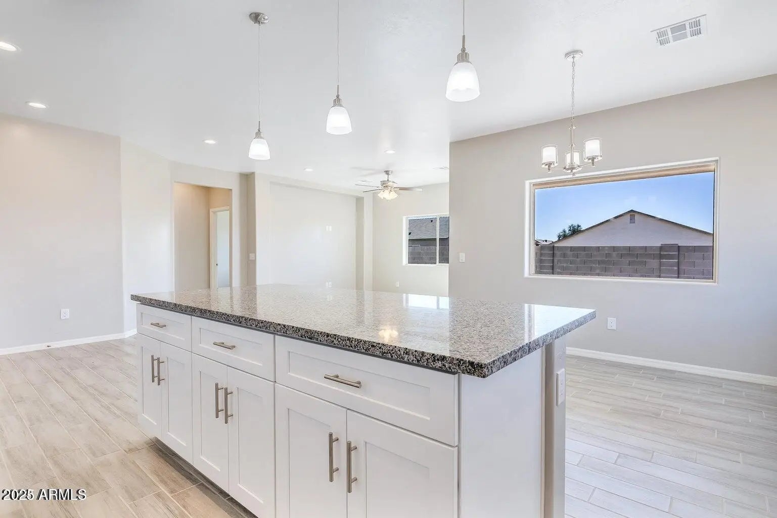 Photo of Listing #6938092