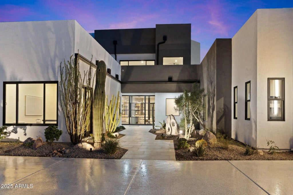 3135 E Palo Verde Drive, Phoenix