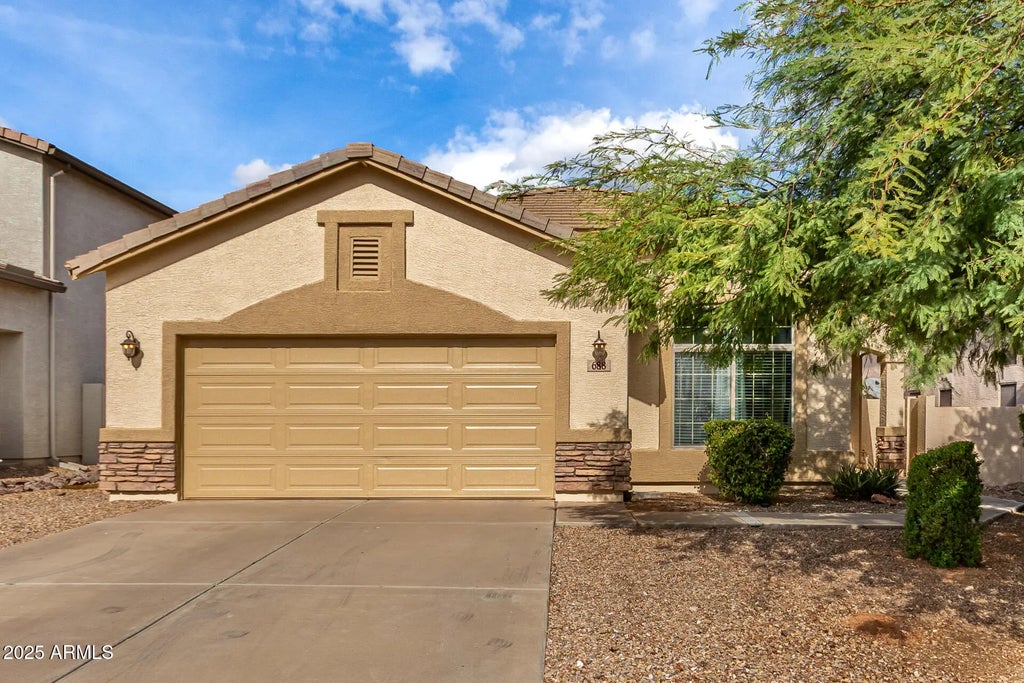 688 W Green Tree Drive, San Tan Valley