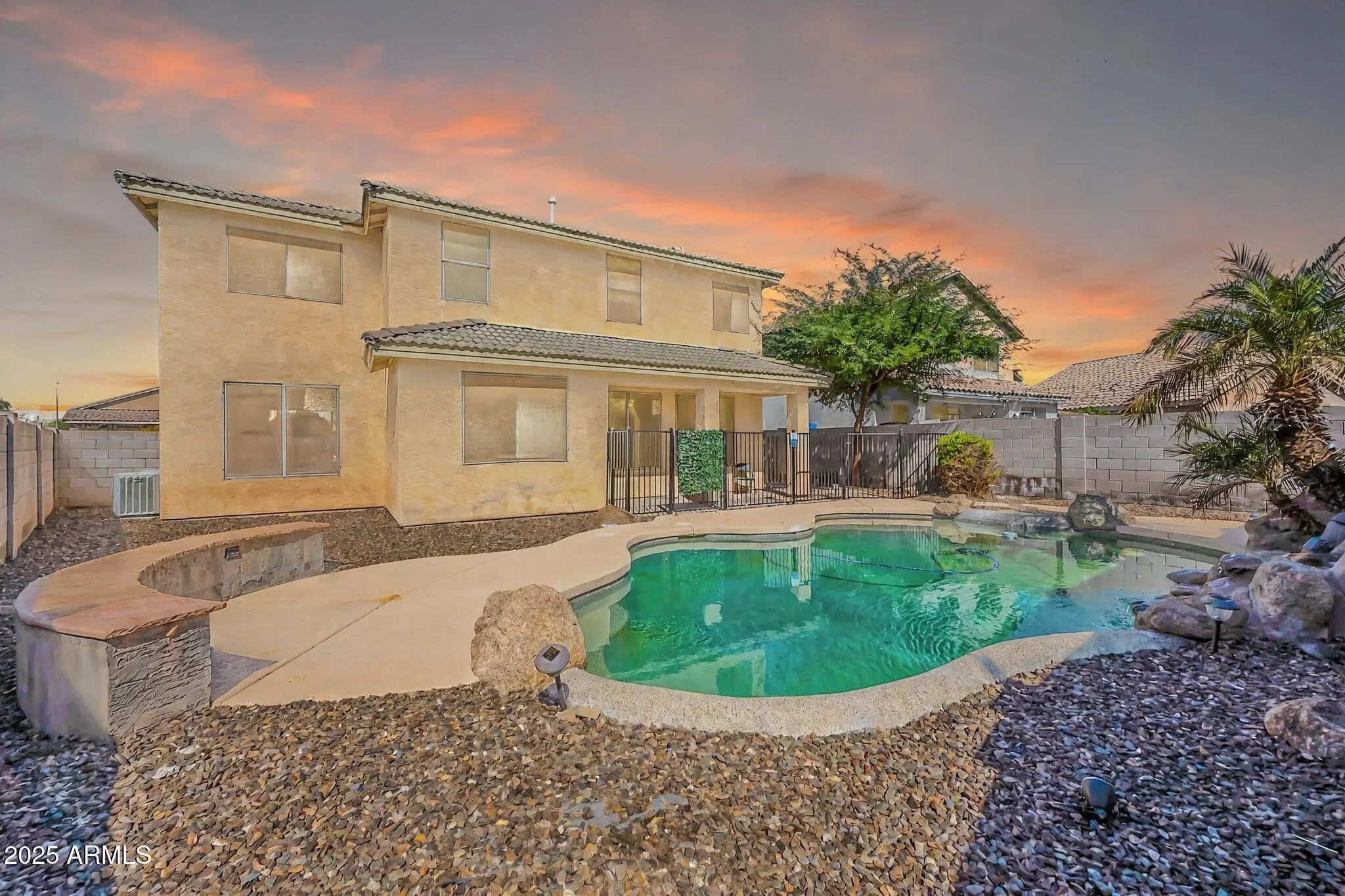 Photo of Listing #6938371