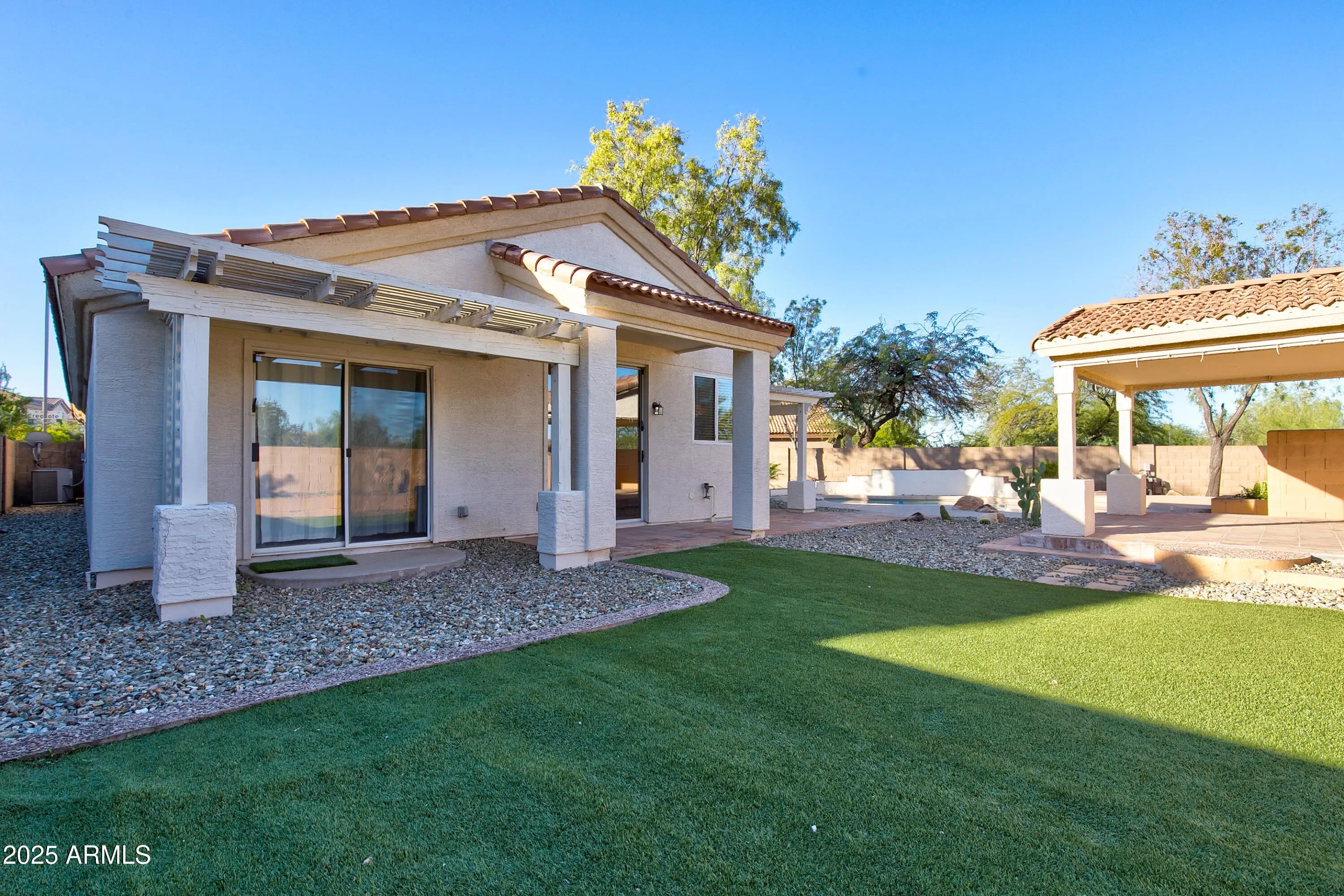 Photo of Listing #6938382