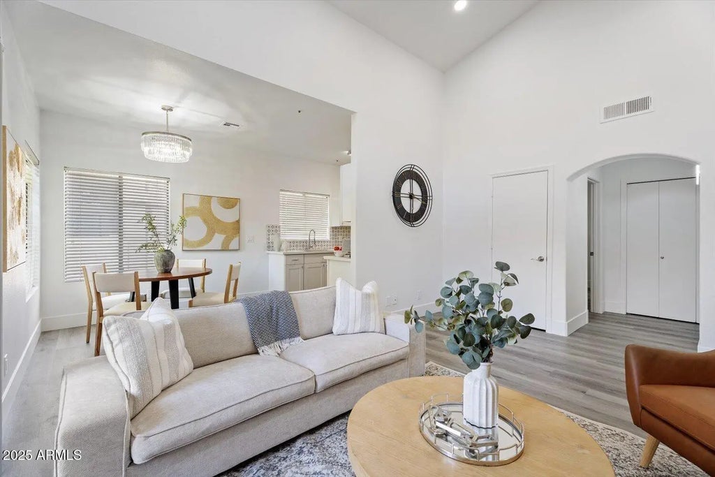 9600 N 96th Street (unit 208), Scottsdale