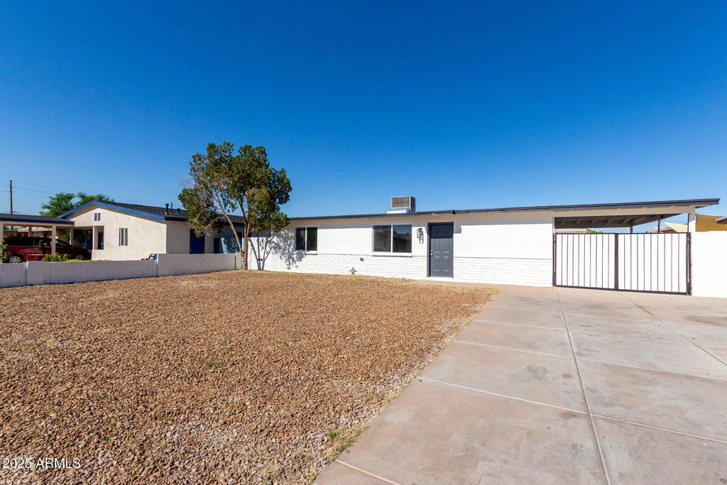 46 E Ivy Street, Mesa