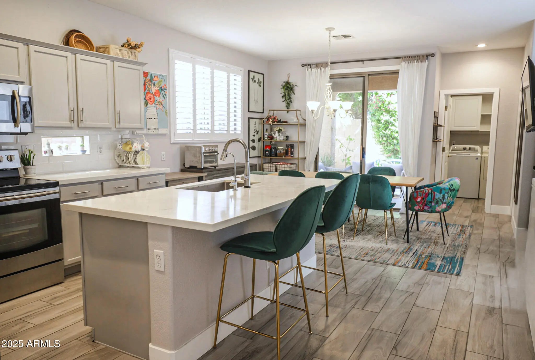 Photo of Listing #6938530