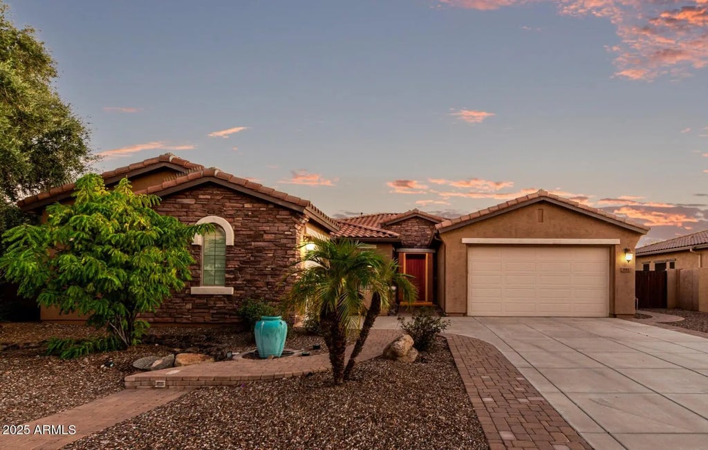 341 W Hackberry Drive, Chandler