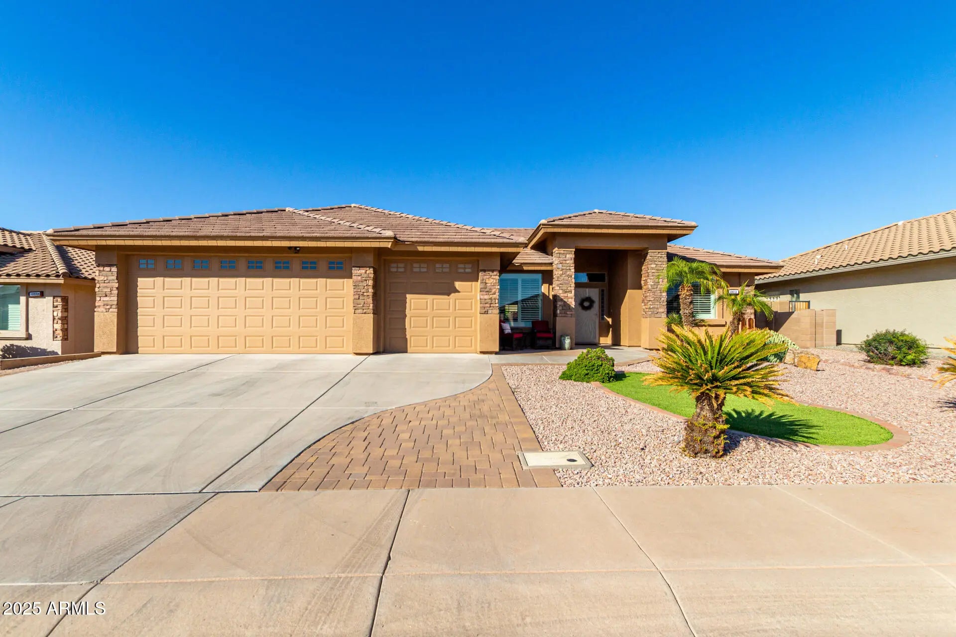 Photo of Listing #6938809