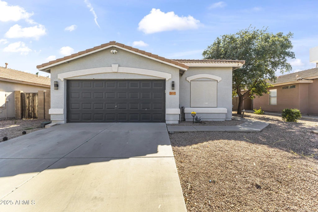 2037 W Hayden Peak Drive, San Tan Valley