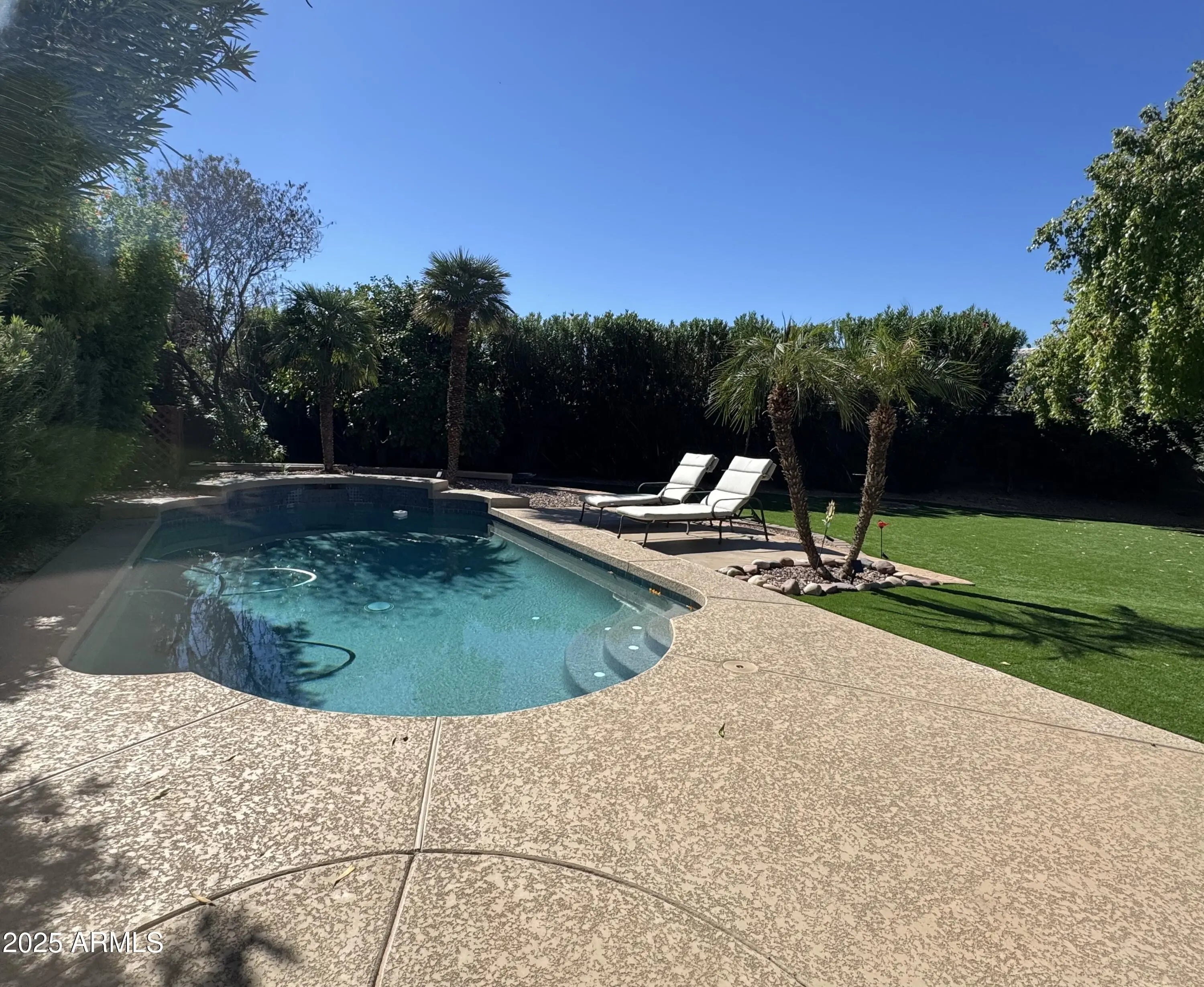 Photo of Listing #6938890