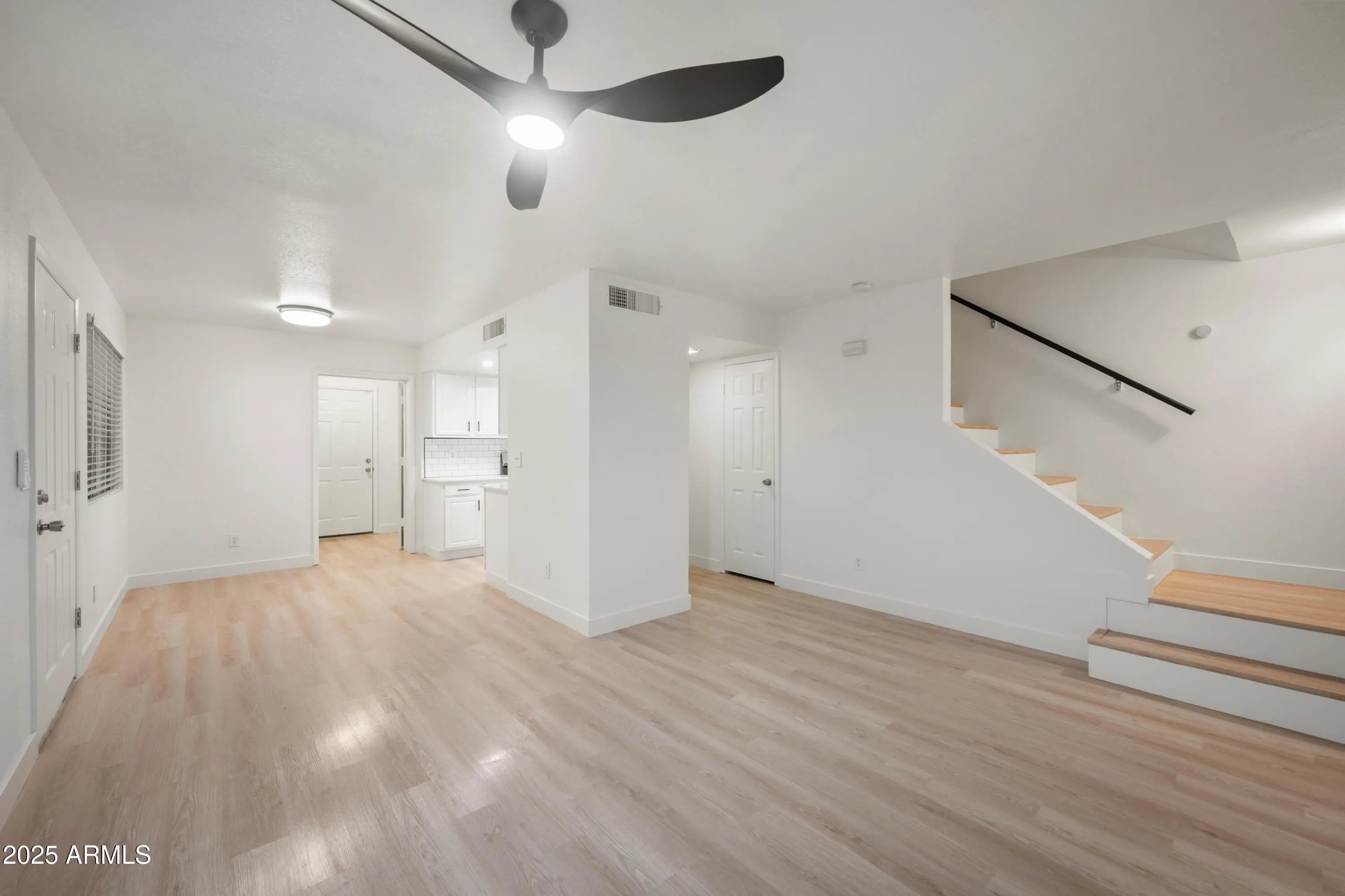 Photo of Listing #6940692