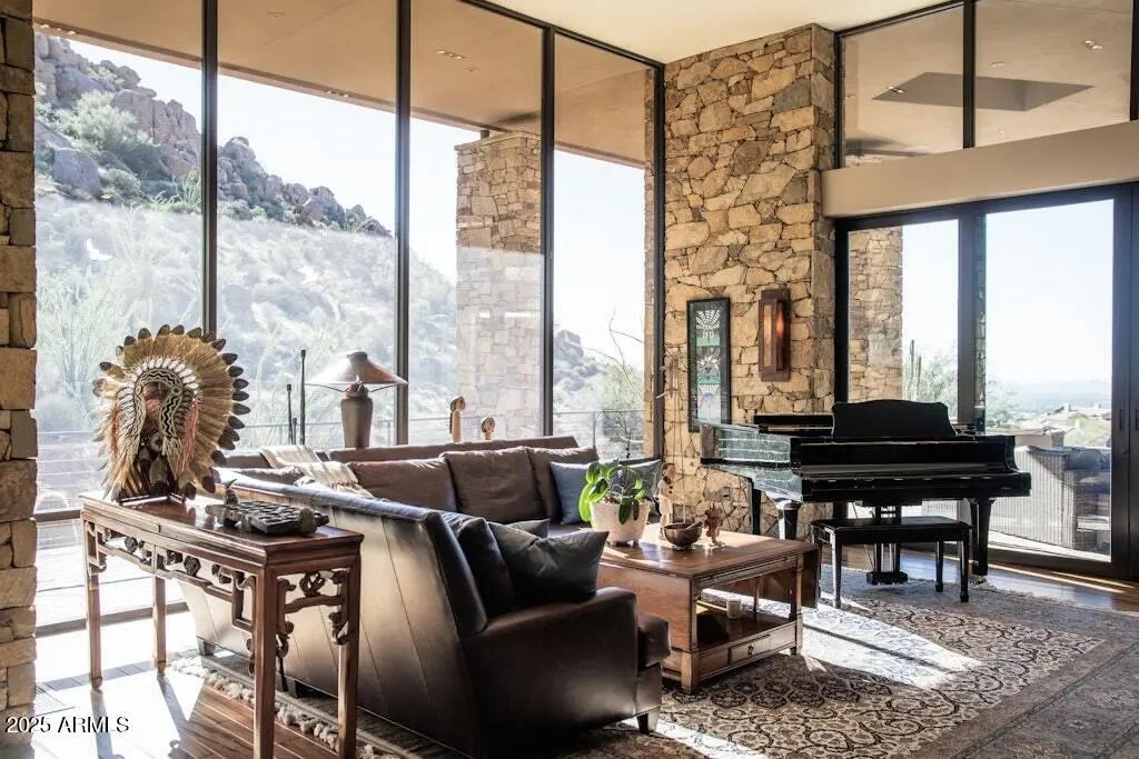 Photo of Listing #6945534