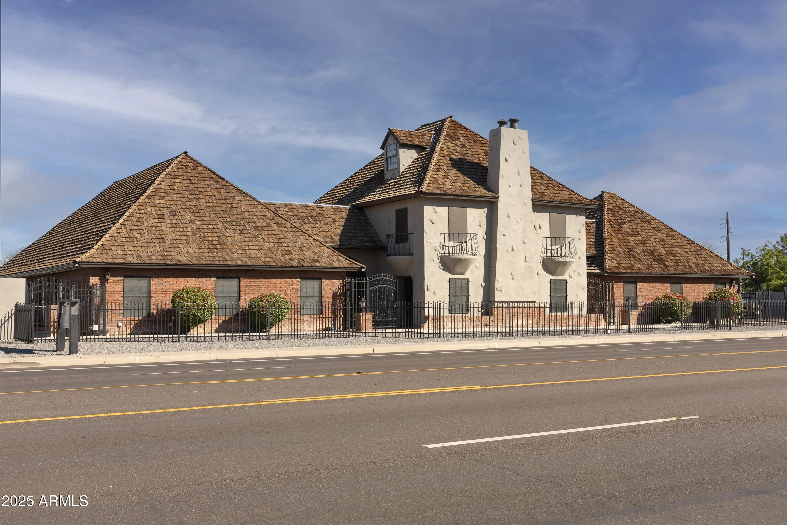 Photo of Listing #6939077