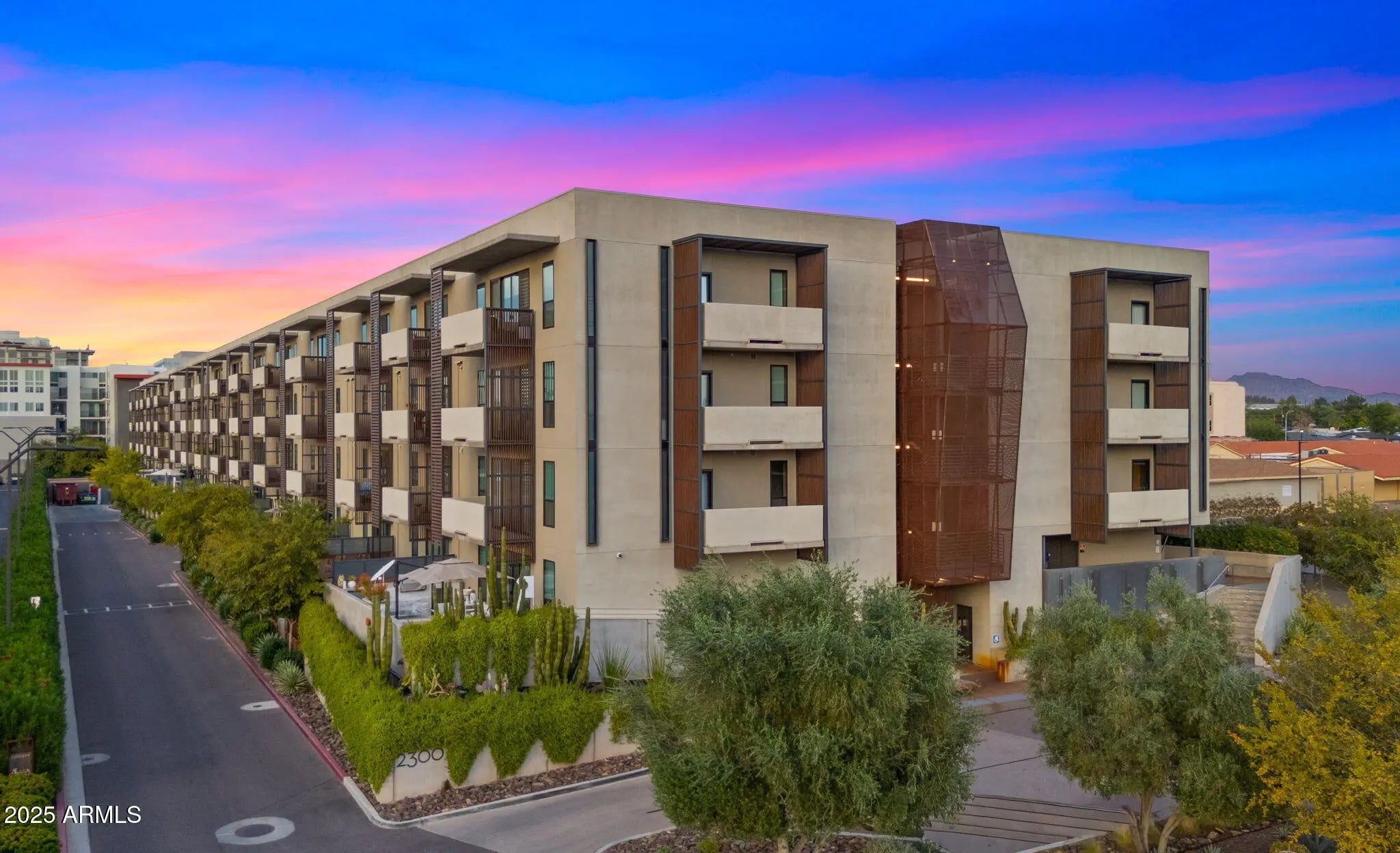 Photo of Listing #6946284