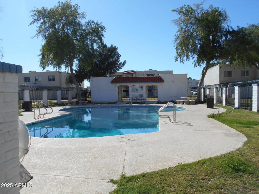 5221 N 42nd Lane, Phoenix