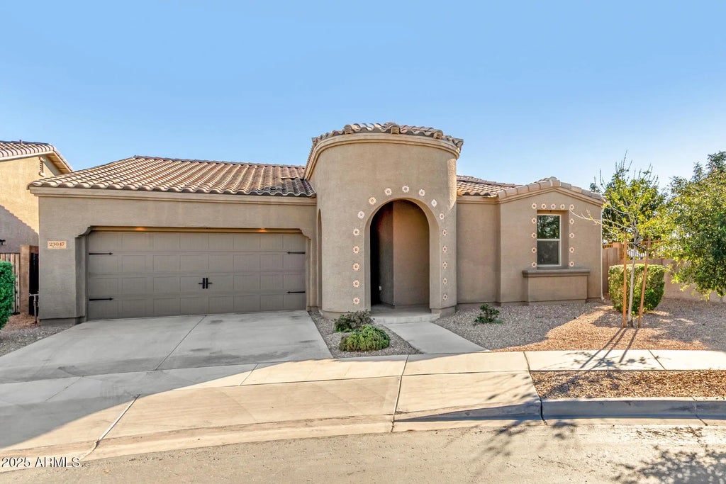 23047 E Calle De Flores, Queen Creek