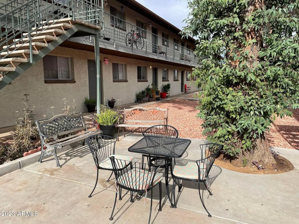 2002 E Sweetwater Avenue (unit 209), Phoenix