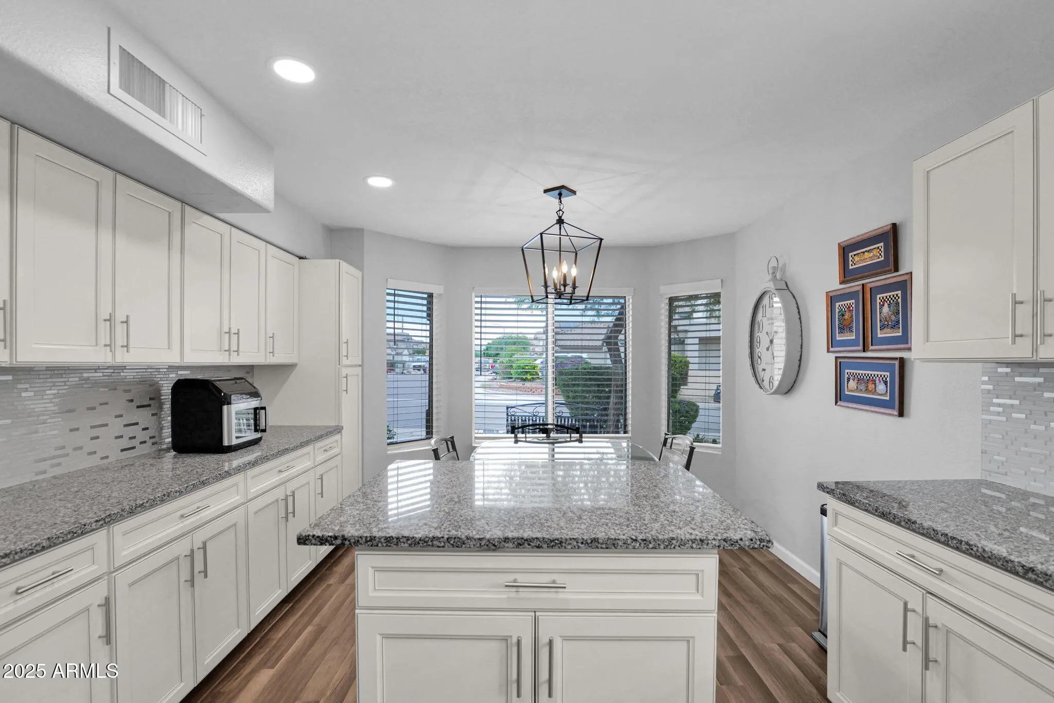 Photo of Listing #6940202