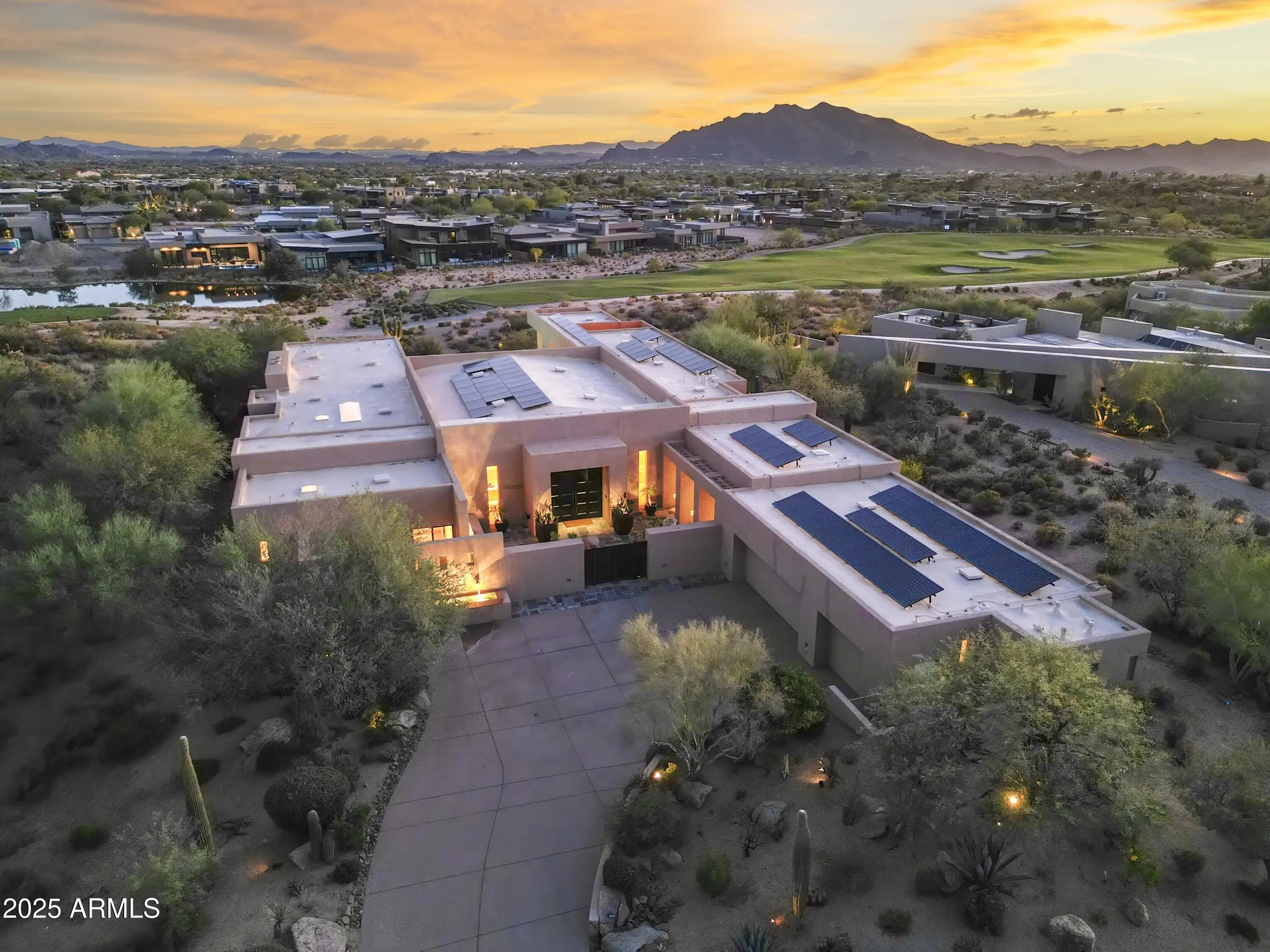 Photo of Listing #6939677