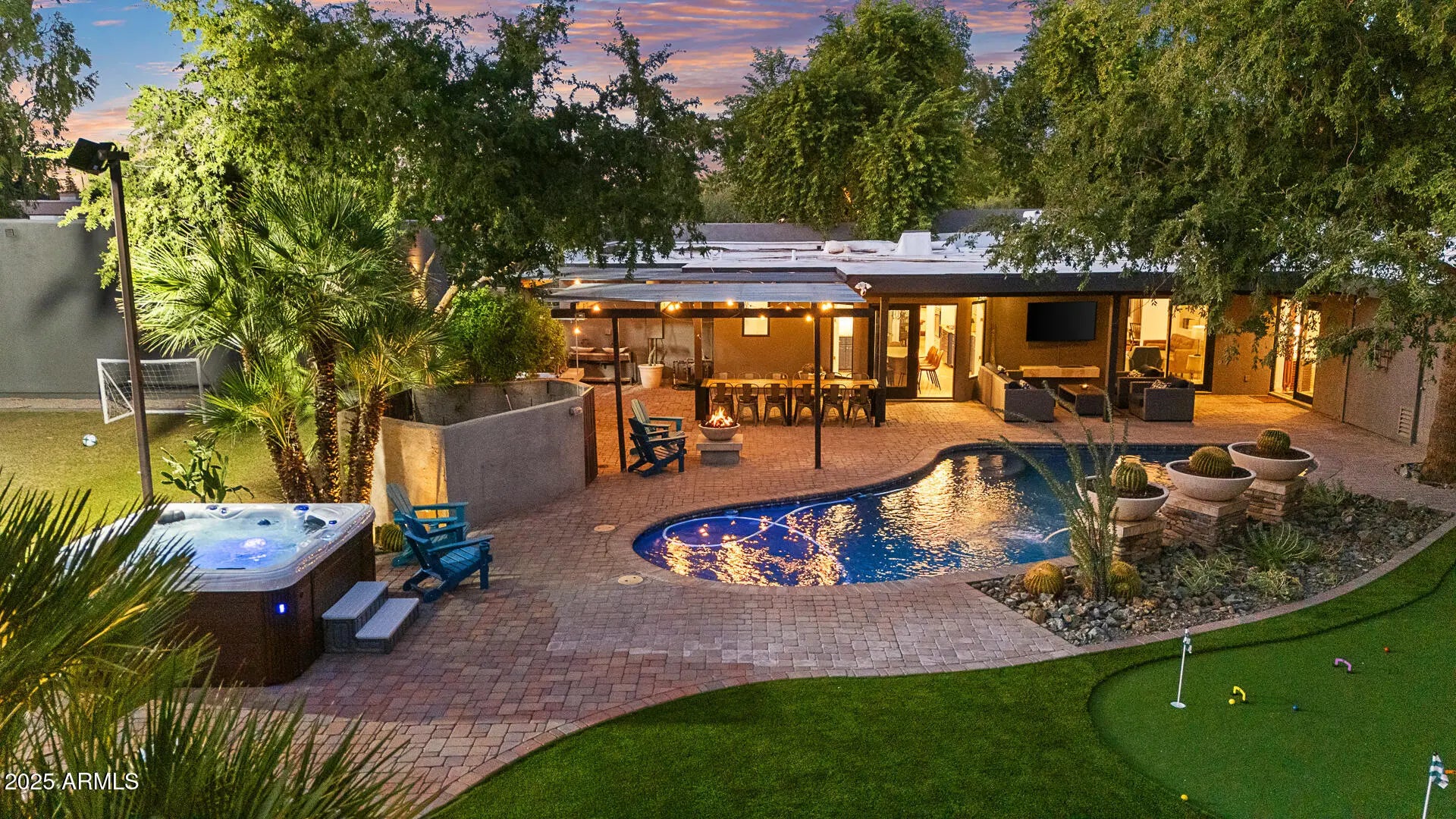 Photo of Listing #6939566