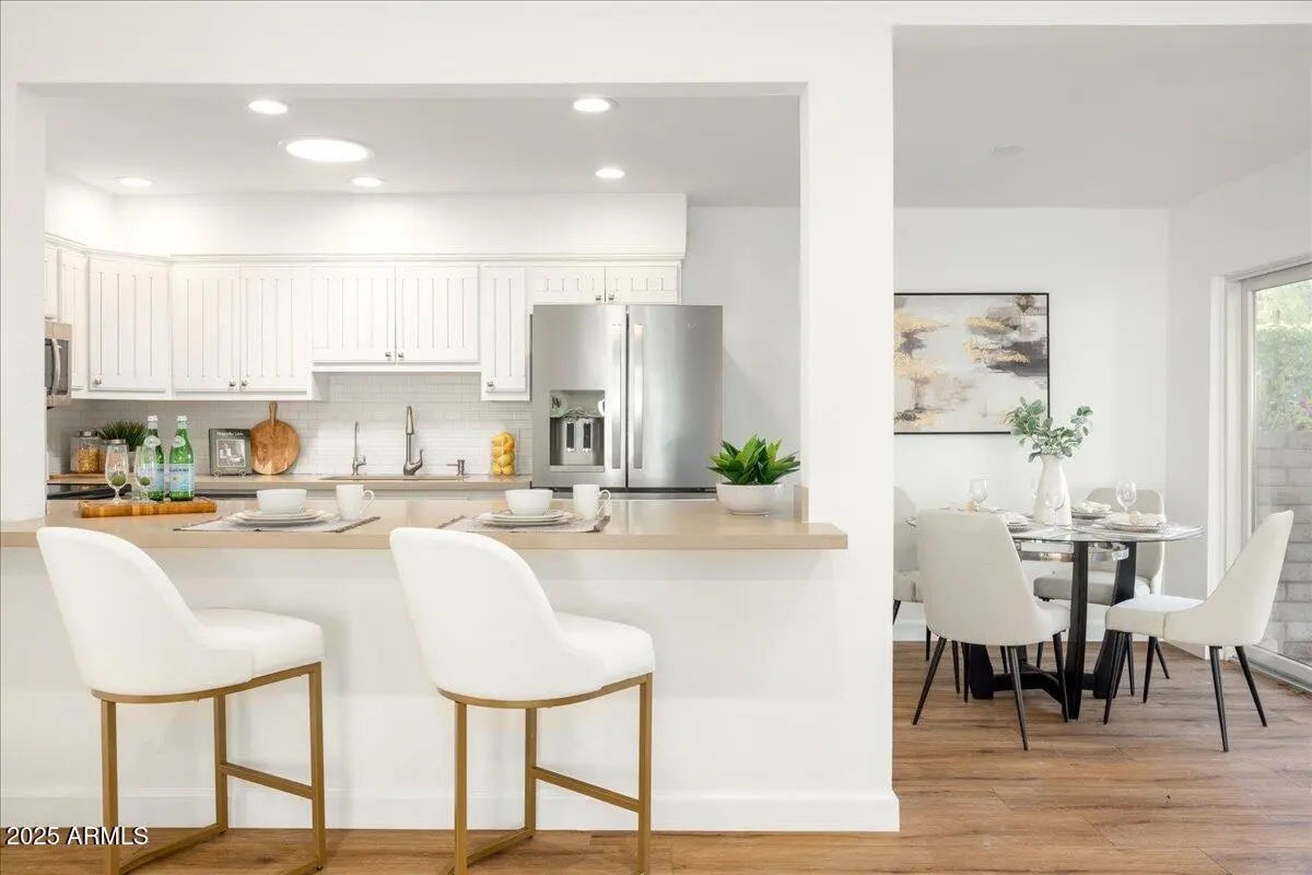 Photo of Listing #6940015