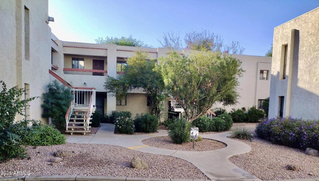 3119 W Cochise Drive (unit 114), Phoenix