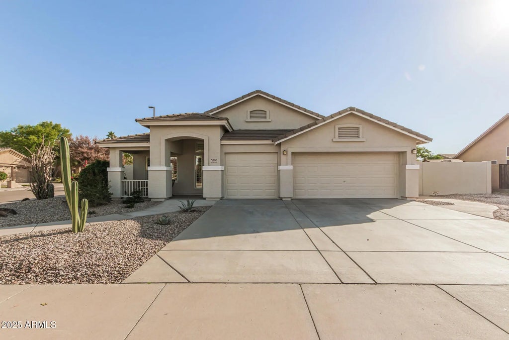 1469 E Carla Vista Drive, Gilbert
