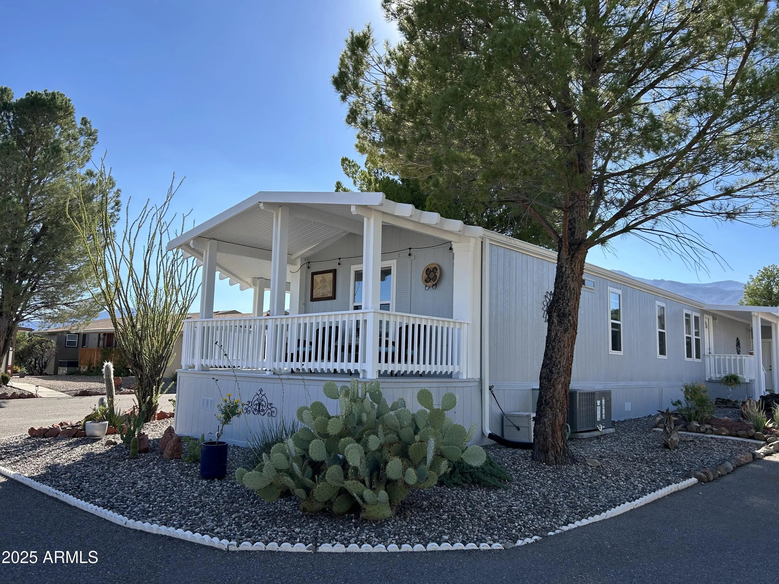 Photo of Listing #6940052