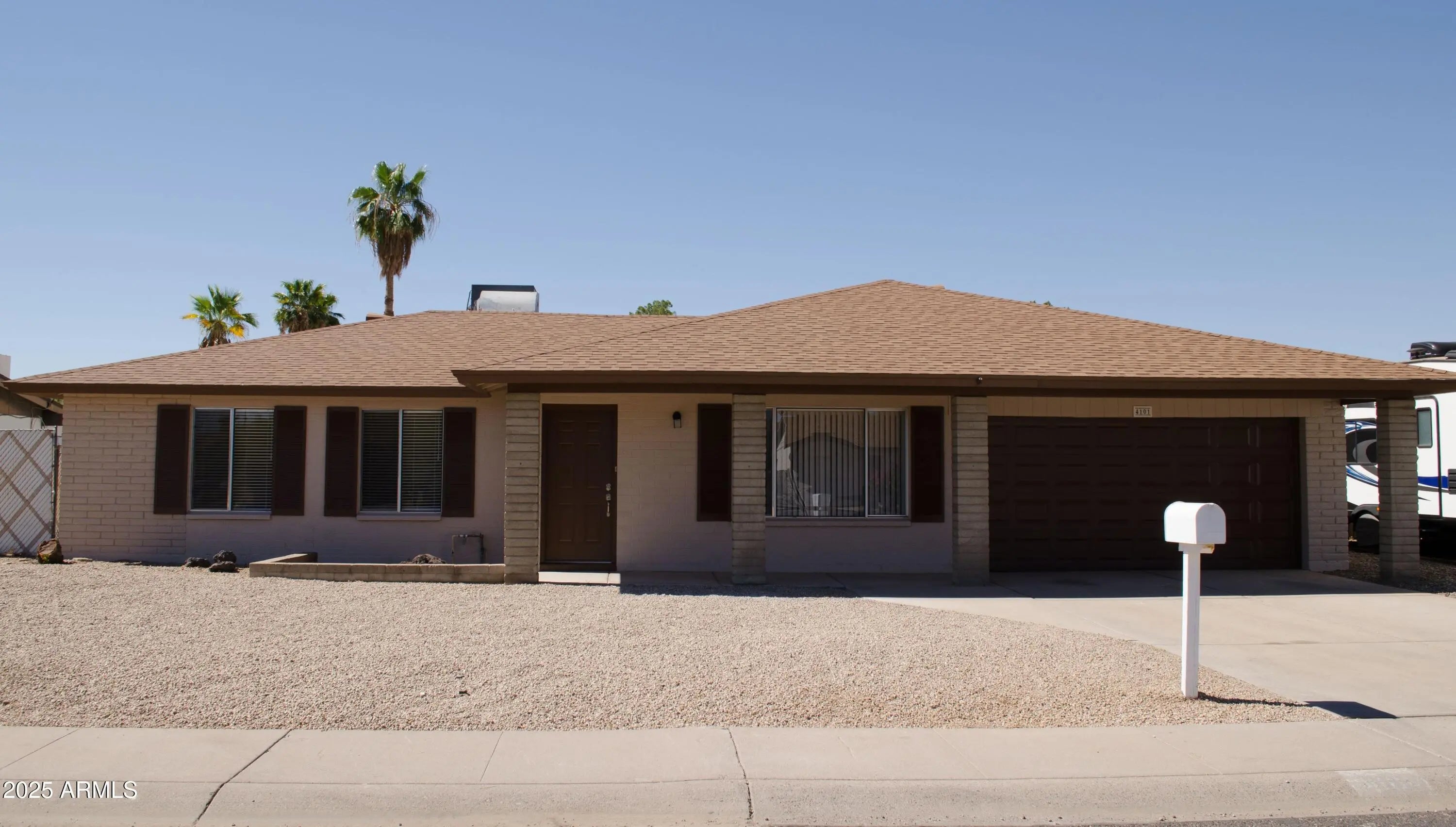 Photo of Listing #6939937