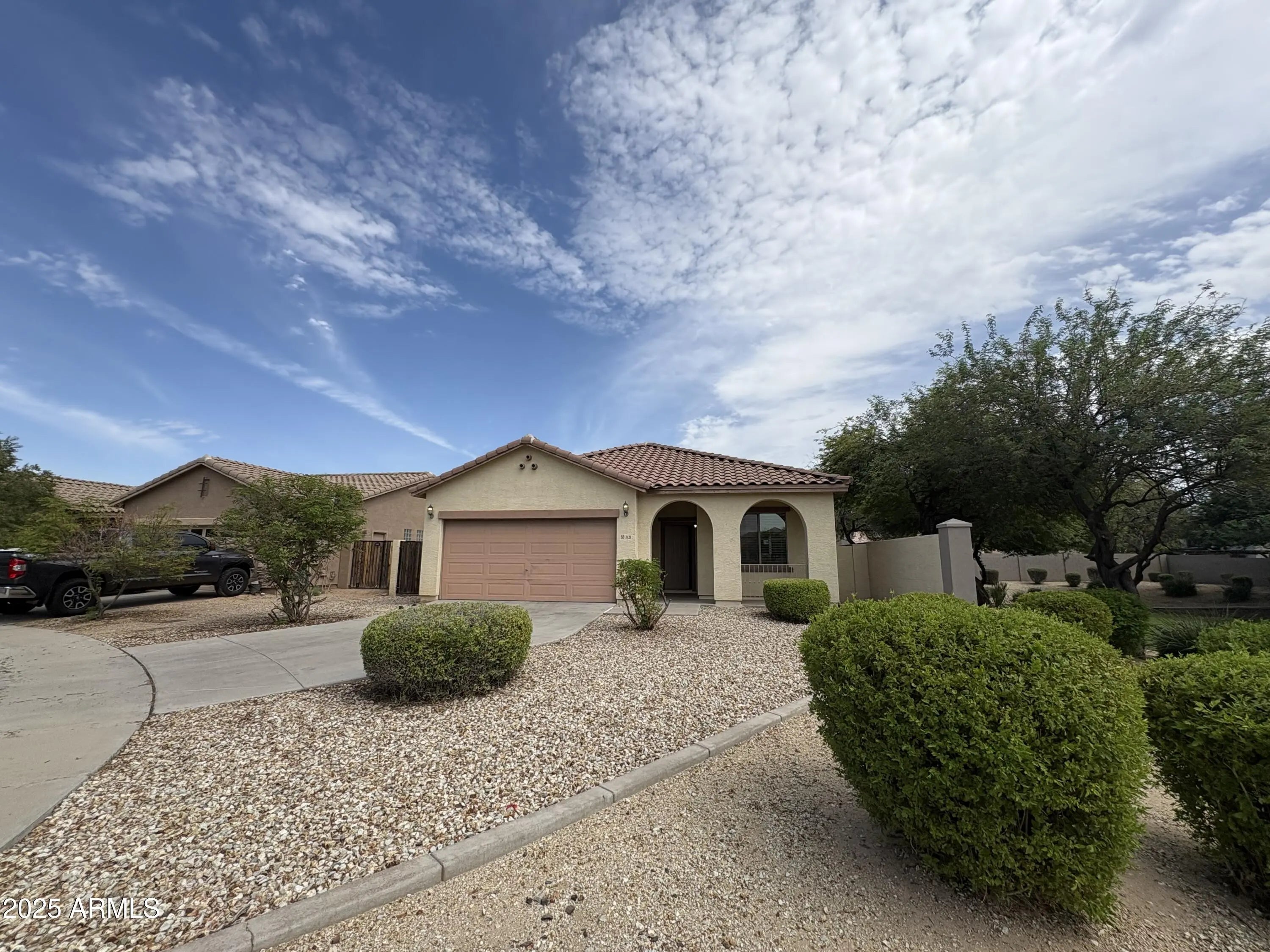 Photo of Listing #6940031