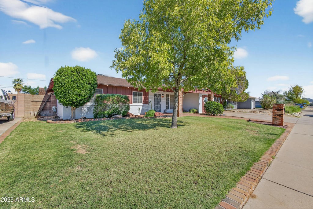 1708 W Mission Lane, Phoenix