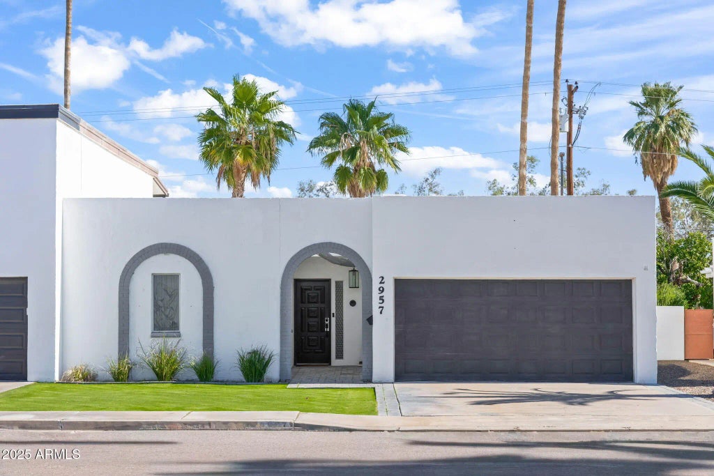 2957 S Country Club Way, Tempe