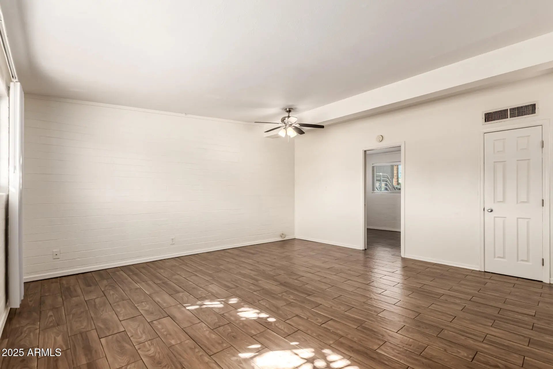 Photo of Listing #6940143